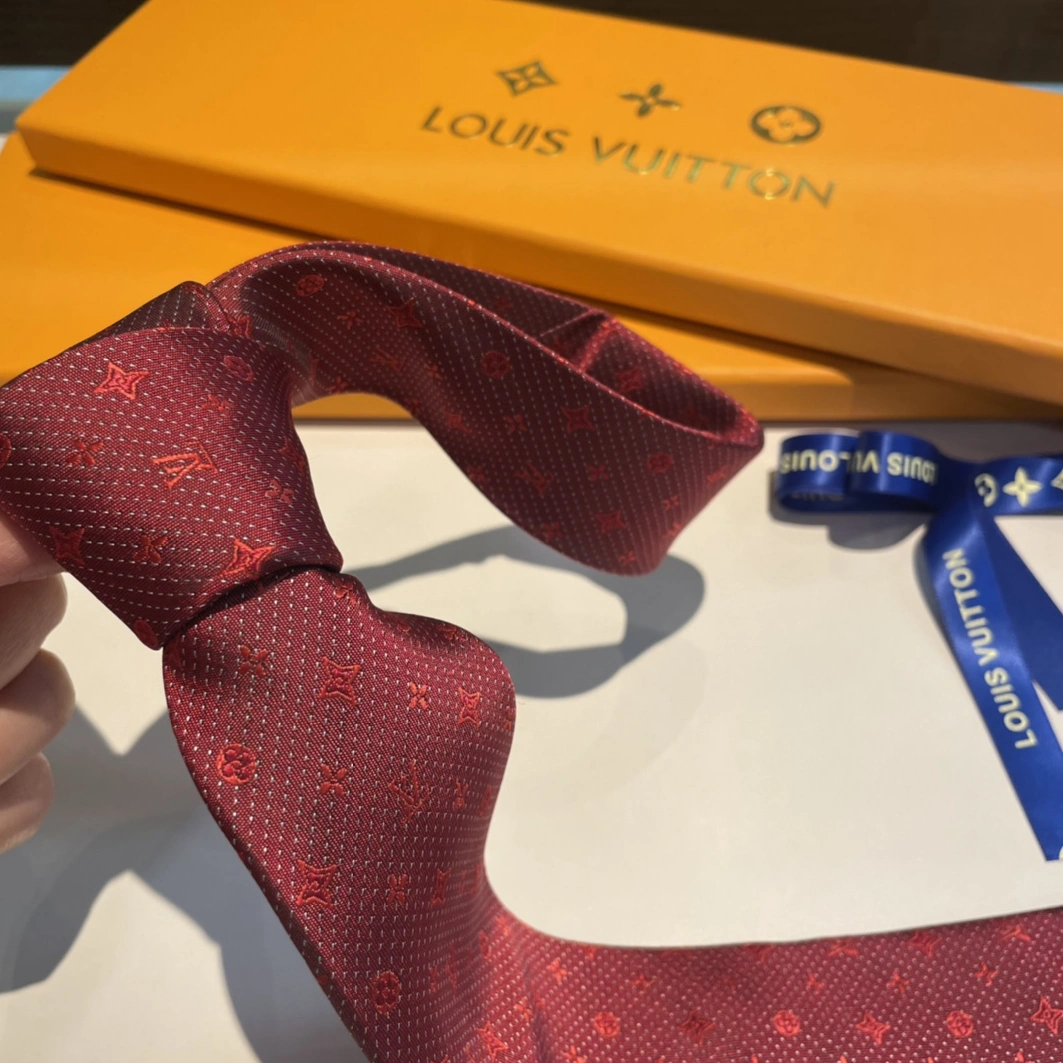 Louis Vuitton LV Necktie For Men Practical 2769