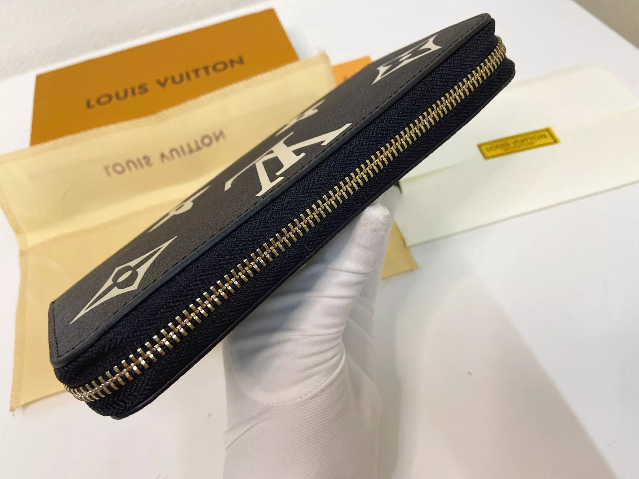 Louis Vuitton LV Wallets Bold 2925 - Image 4