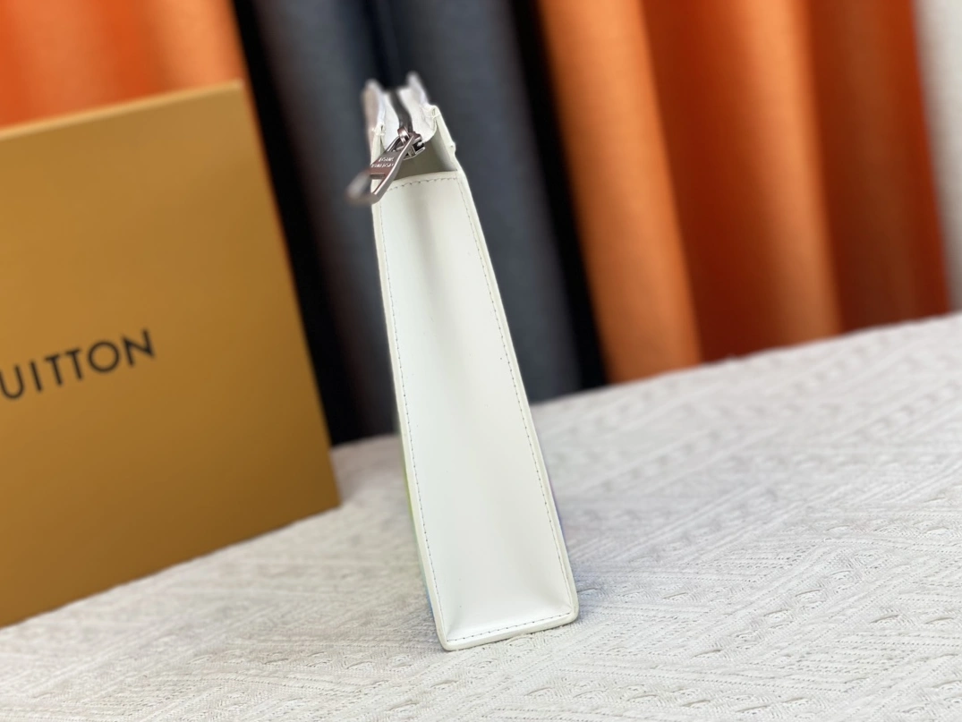 Louis Vuitton LV Wallets For Unisex Breathable 183 - Image 3