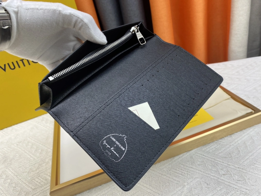Louis Vuitton LV Wallets For Unisex Comfortable 1085 - Image 6
