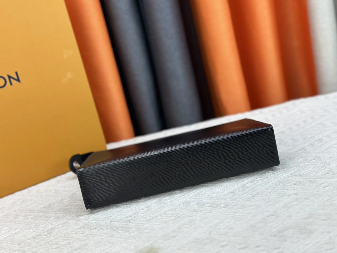 Louis Vuitton LV Wallets For Unisex Comfortable 1380 - Image 5