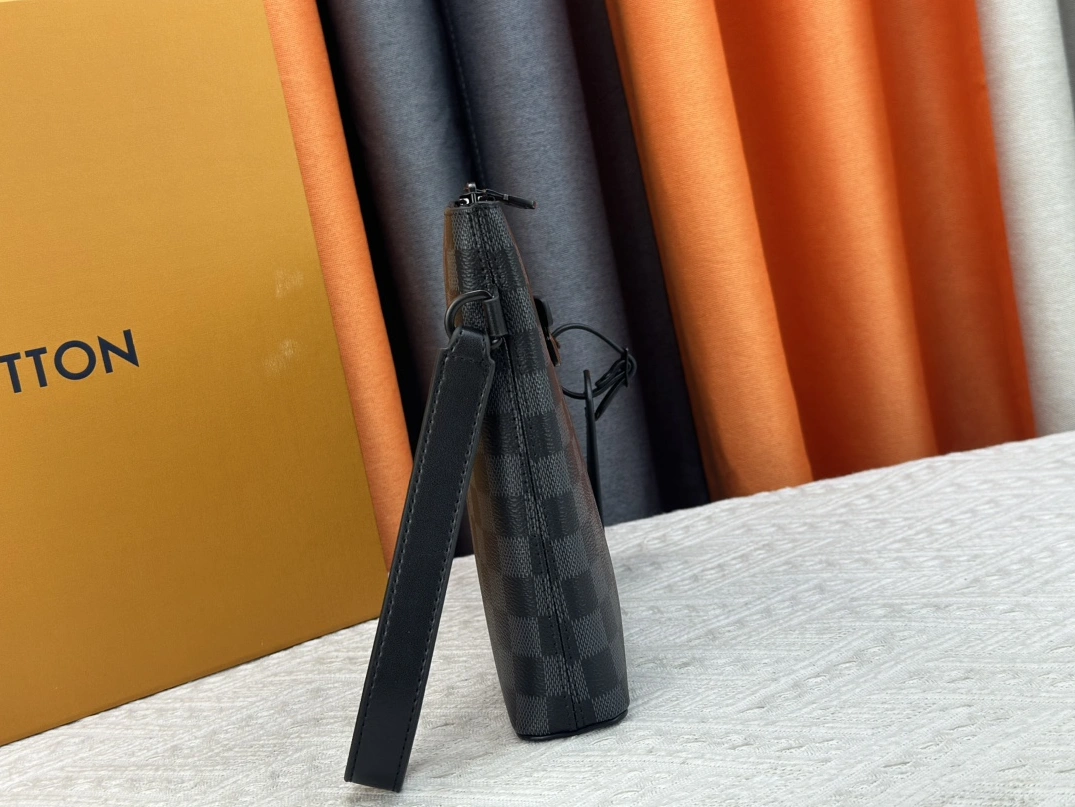 Louis Vuitton LV Wallets For Unisex Comfortable 564 - Image 3