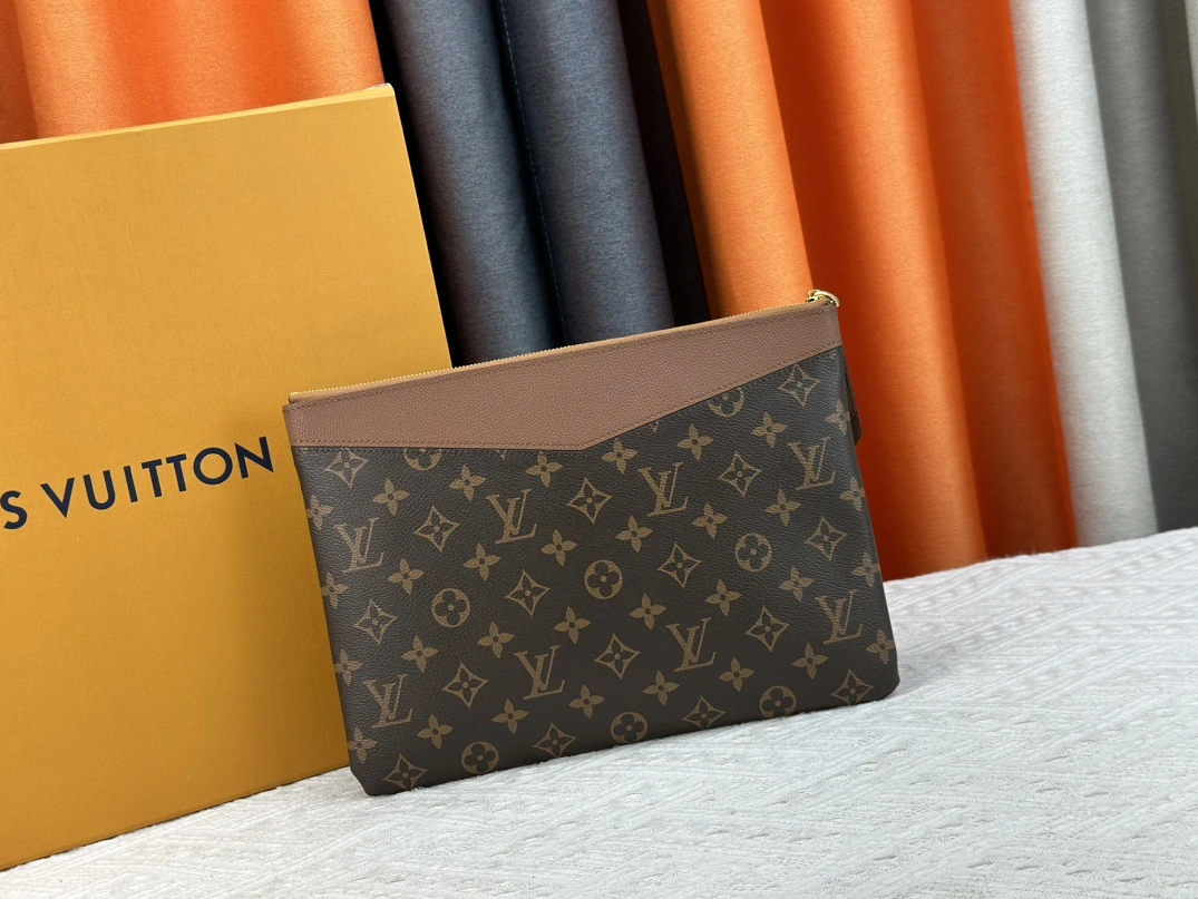 Louis Vuitton LV Wallets For Unisex Fashionable 7606 - Image 3