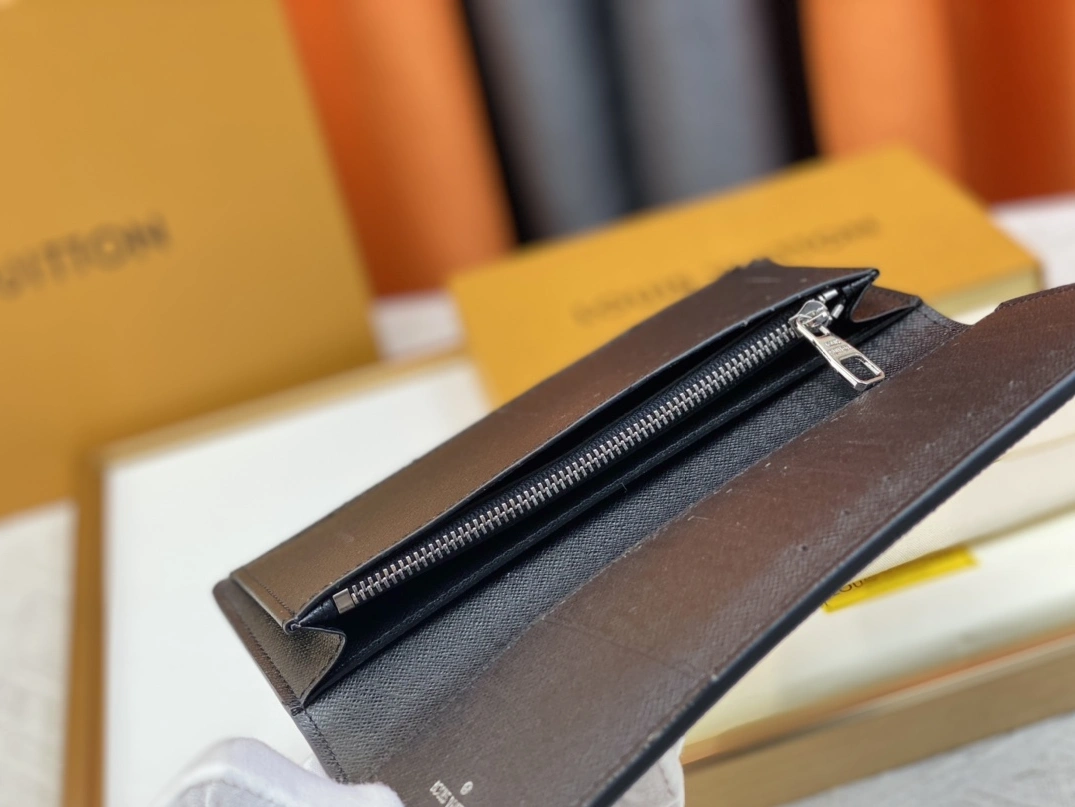 Louis Vuitton LV Wallets For Unisex Lightweight 5858 - Image 6