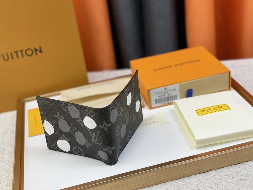 Louis Vuitton LV Wallets For Unisex Resilient 3830 - Image 6