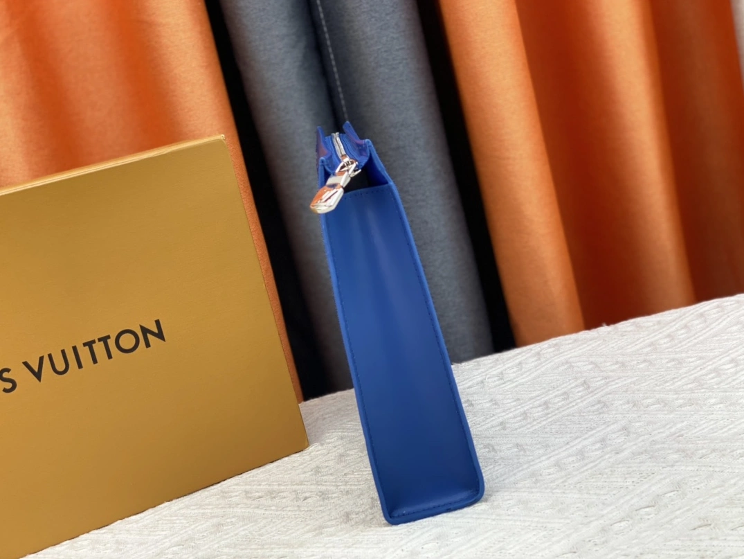 Louis Vuitton LV Wallets For Unisex Soft 298 - Image 3