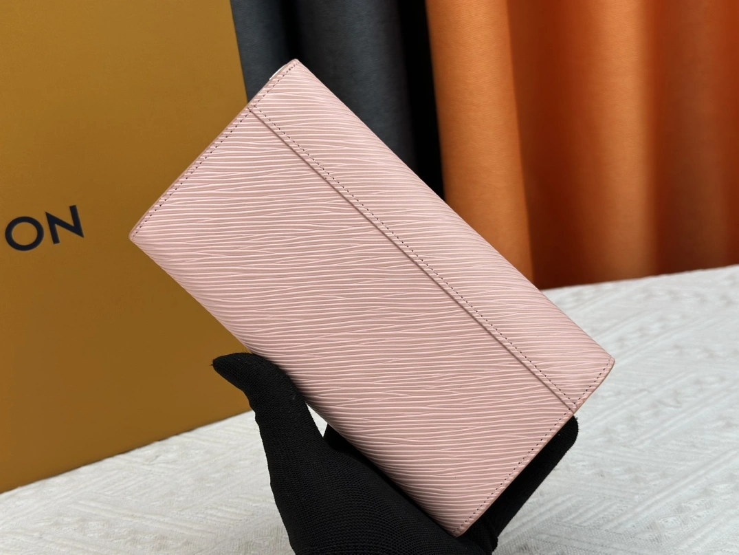 Louis Vuitton LV Wallets Refined 2129