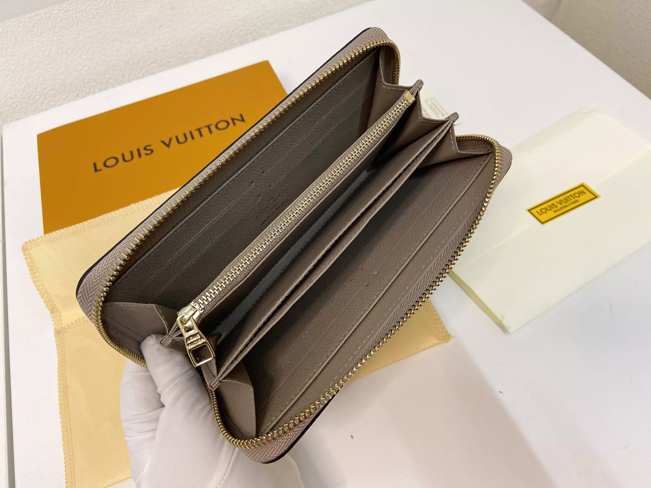Louis Vuitton LV Wallets Trendy 4161 - Image 4