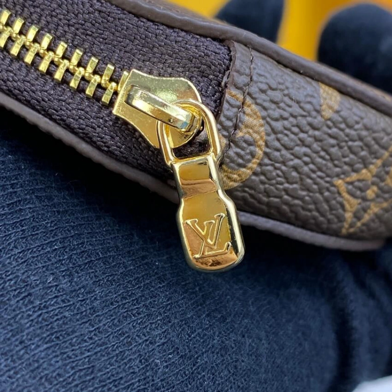 Goldcolor Louis Vuitton Monogram Round Coin Purse - Image 5