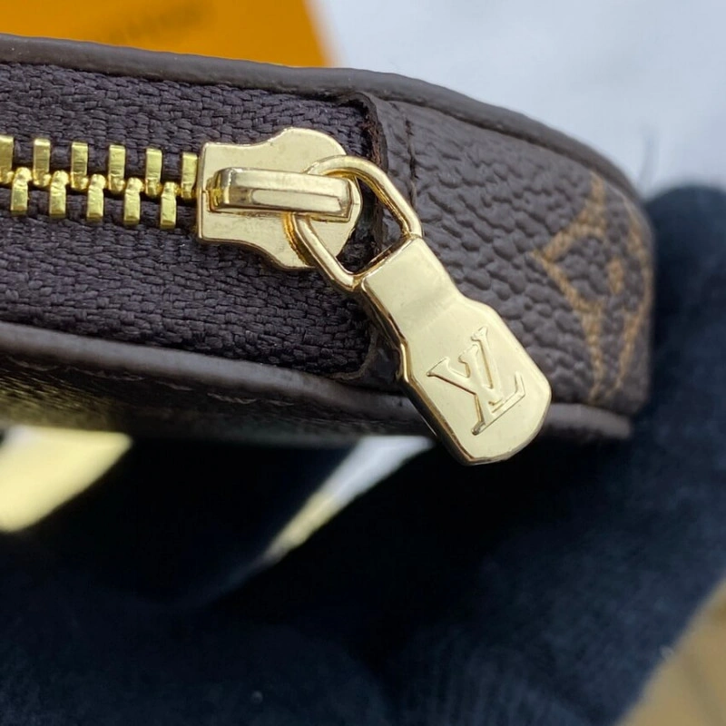 Monogram Louis Vuitton Monogram Round Coin Purse - Image 5