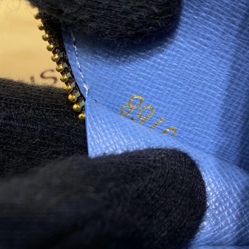 Monogram Louis Vuitton Monogram Round Coin Purse - Image 7