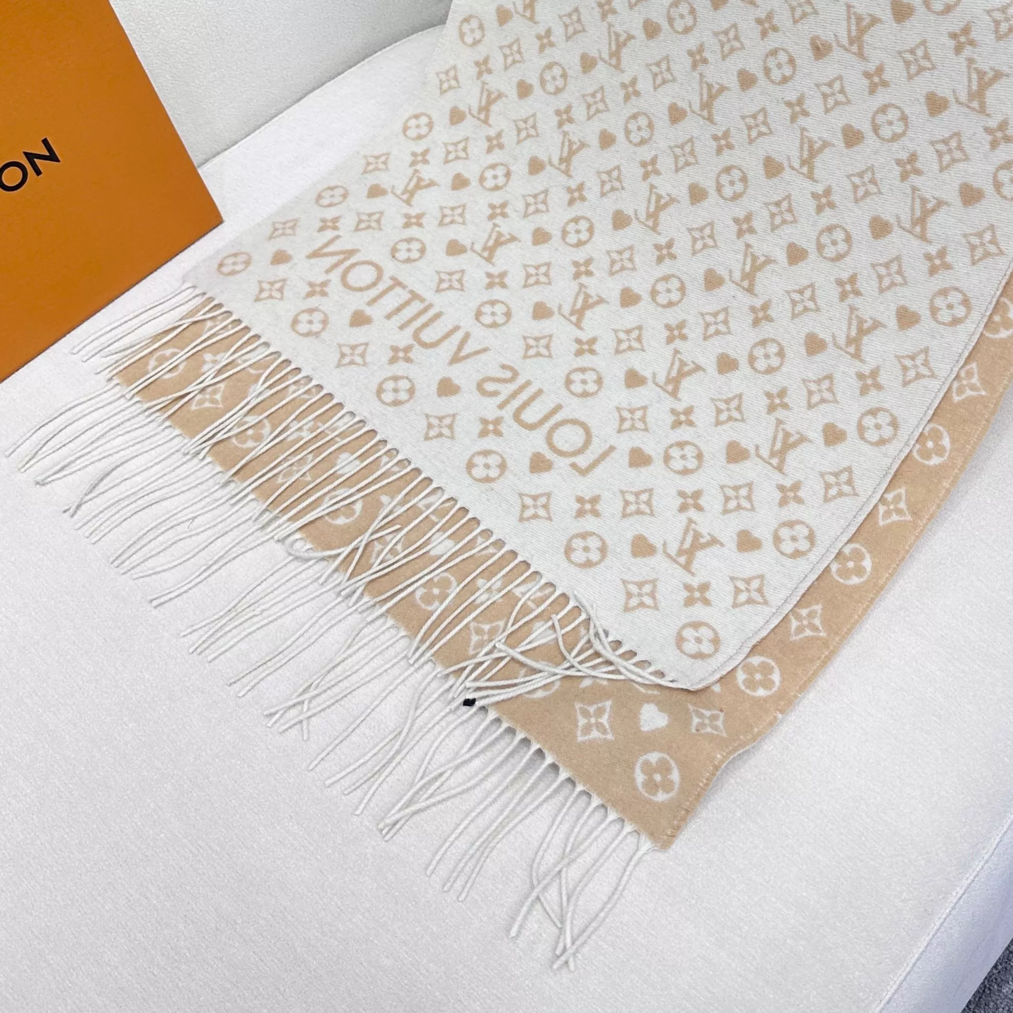 Louis Vuitton Scarf For Unisex Trendy 2391 - Image 3