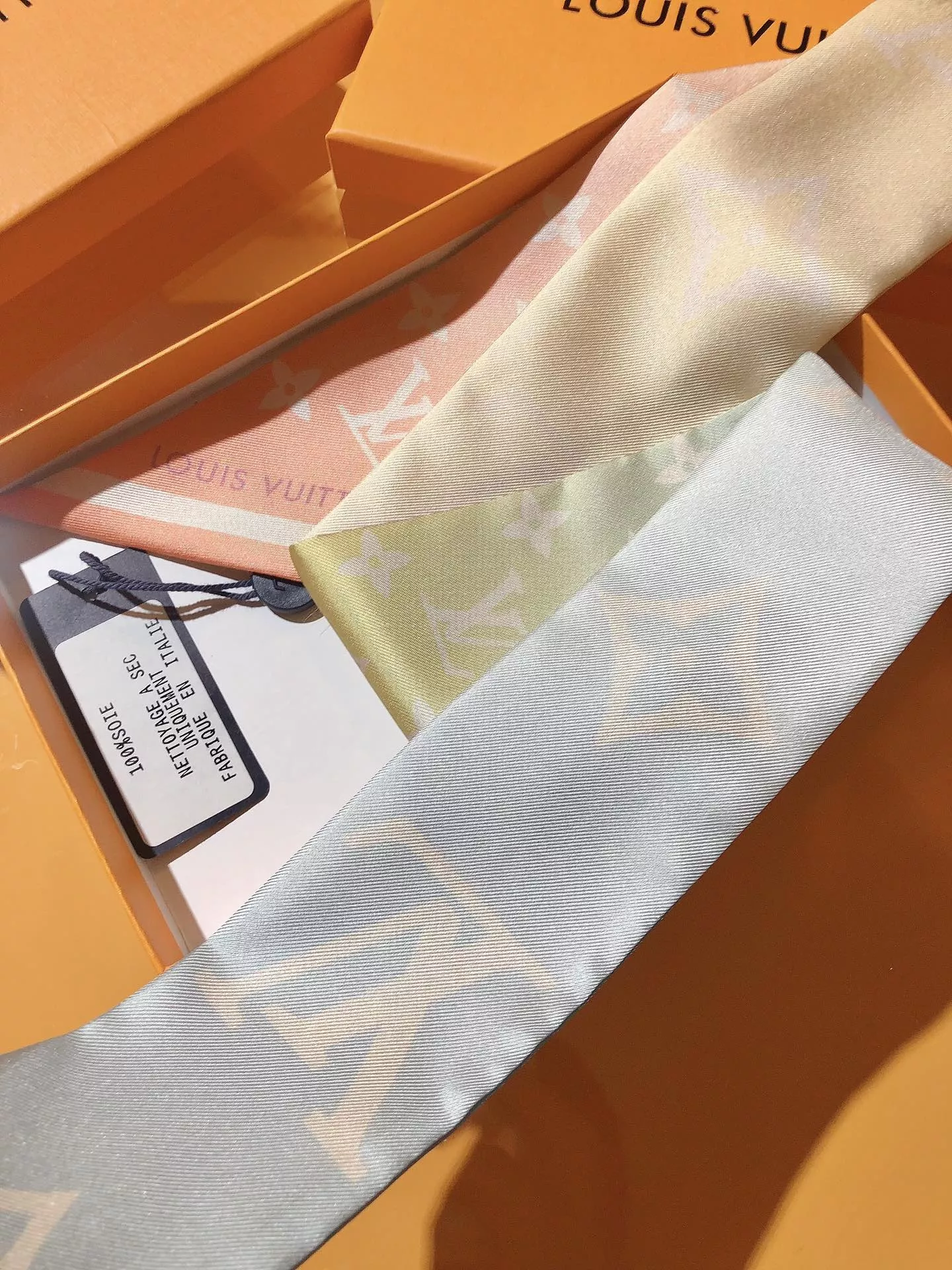 Louis Vuitton Silk Scarf WellDesigned 8888 - Image 4