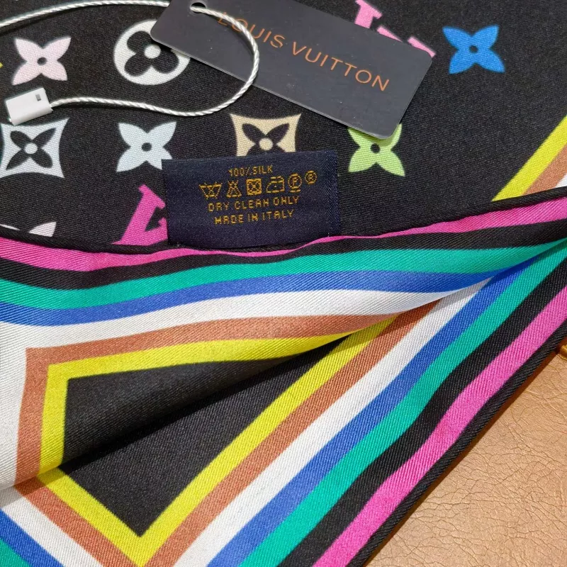 Louis Vuitton Silk Squares Minimalist 7545 - Image 5
