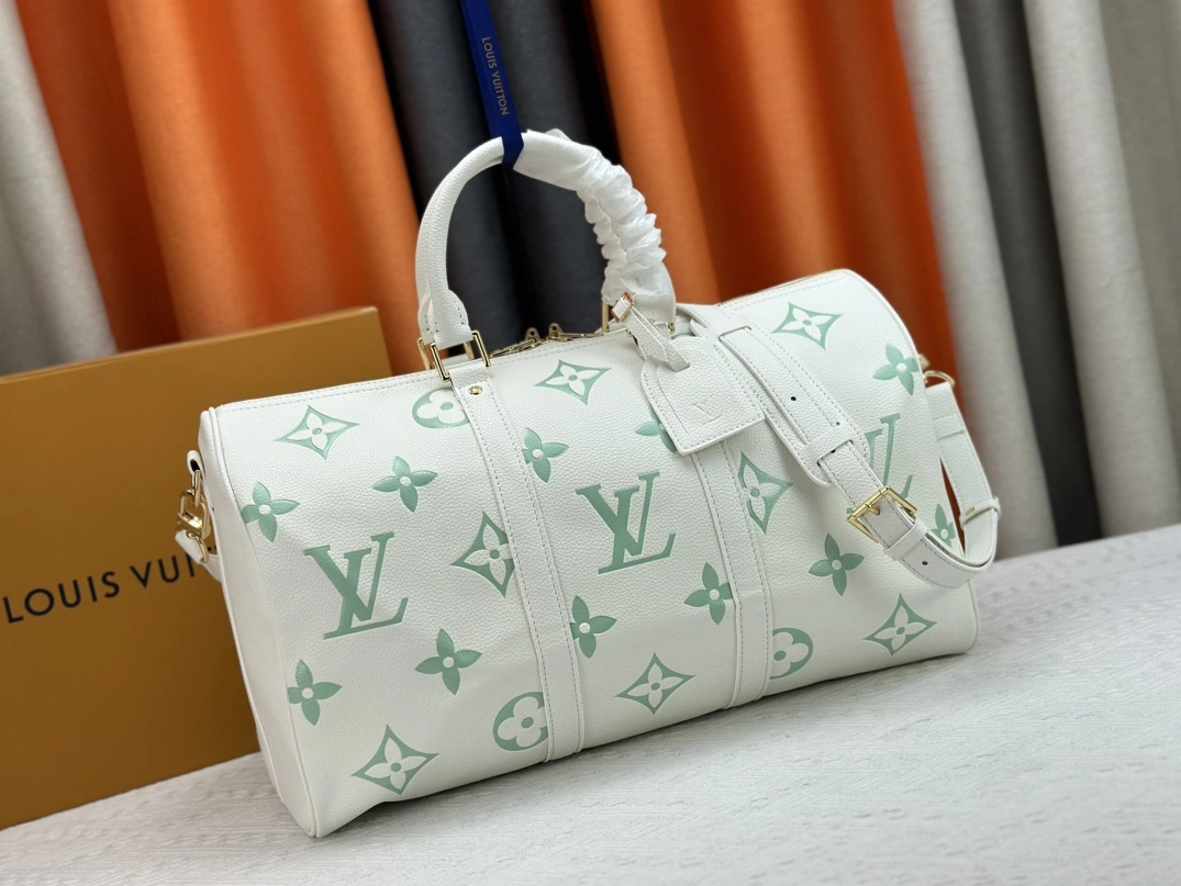 Louis Vuitton Travel Bags Bold 6006