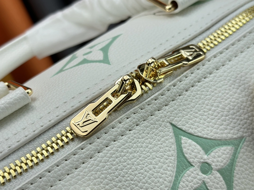 Louis Vuitton Travel Bags Bold 6006 - Image 6