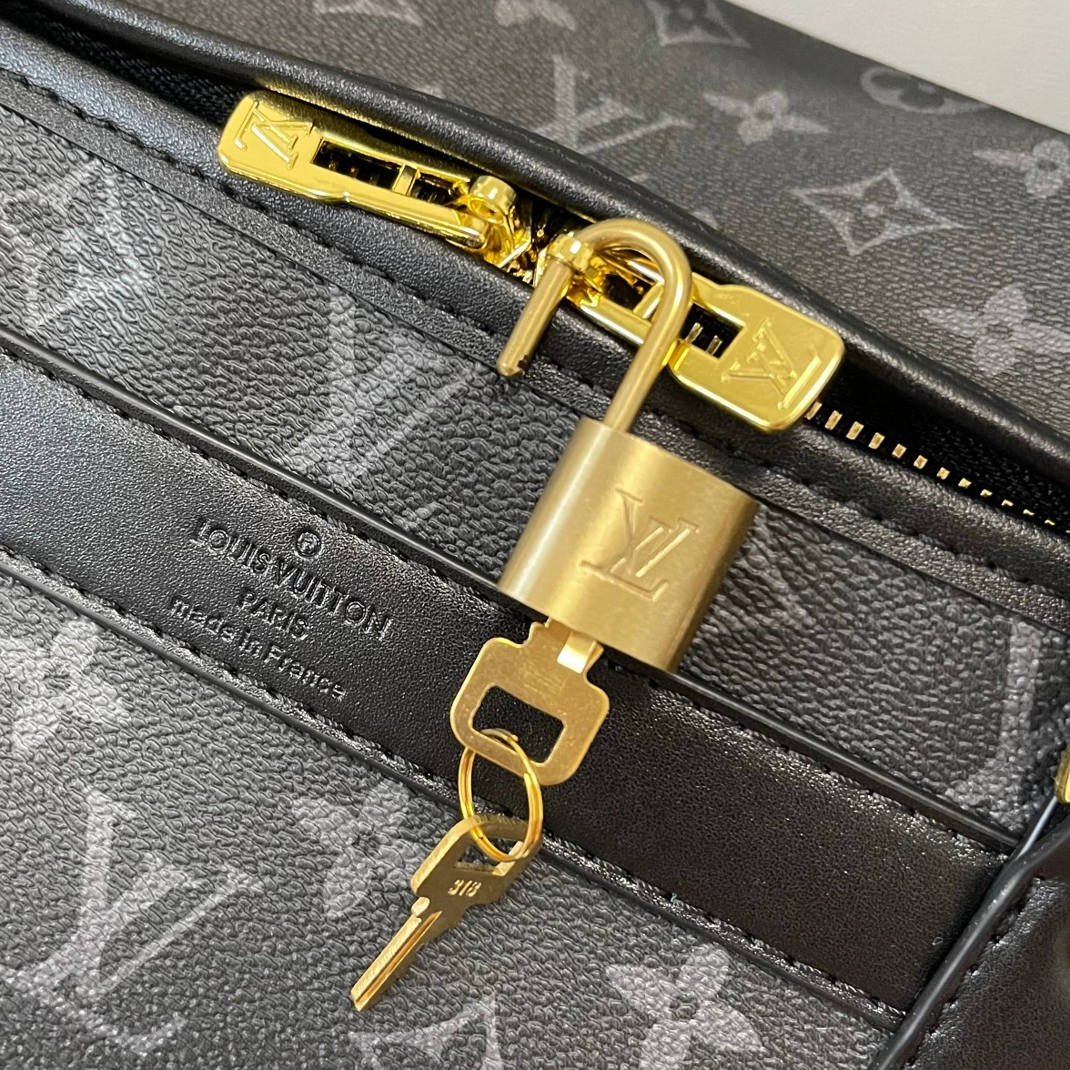 Louis Vuitton Travel Bags For Pets Trendsetting 6307 - Image 7