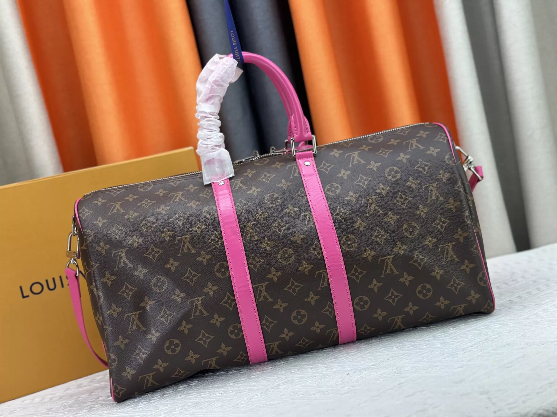 Louis Vuitton Travel Bags Lightweight 8665 - Image 4