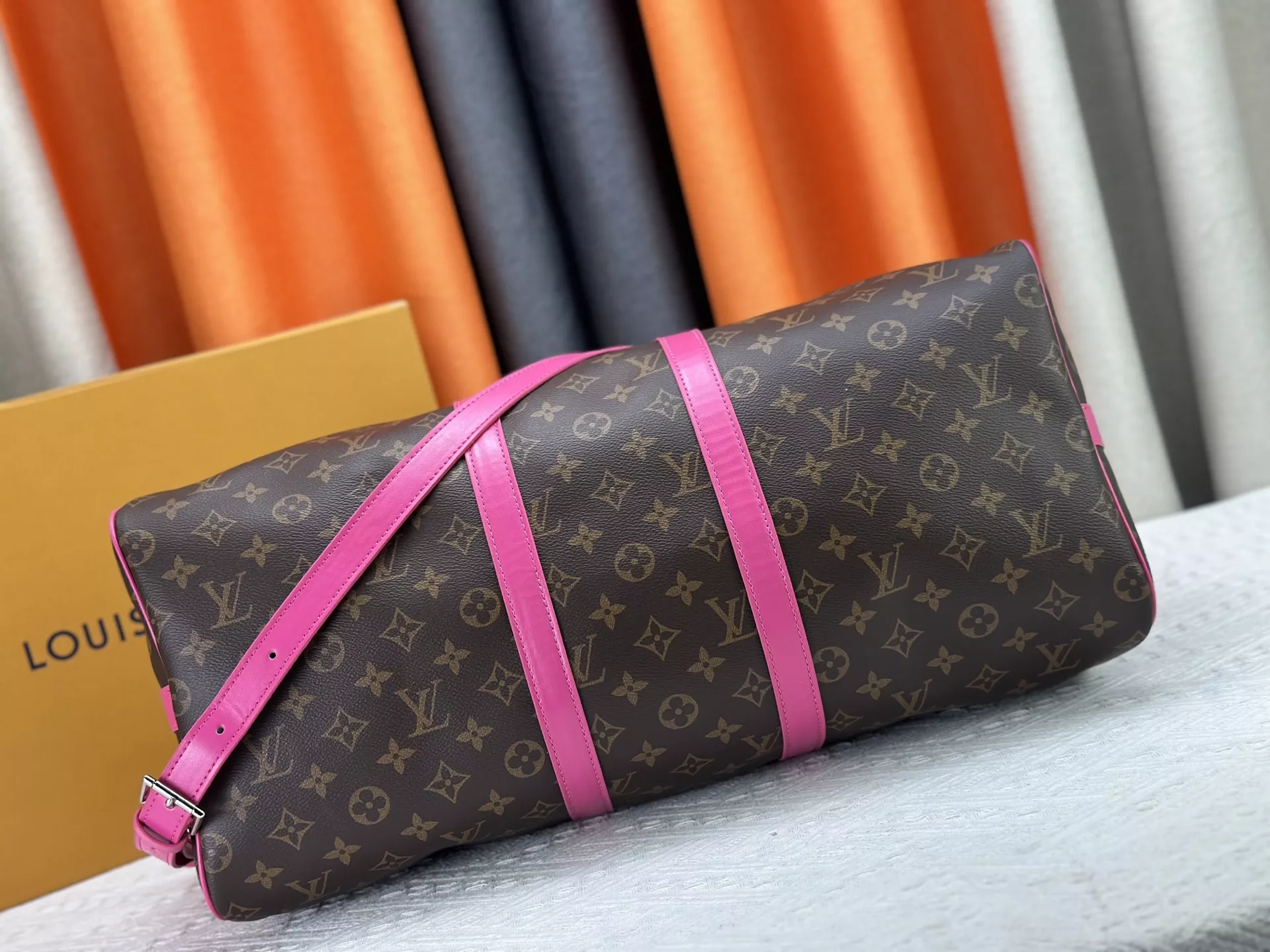 Louis Vuitton Travel Bags Lightweight 8665 - Image 5