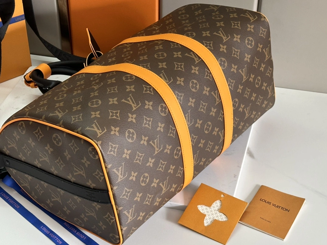 Louis Vuitton Travel Bags Lightweight 8673 - Image 4