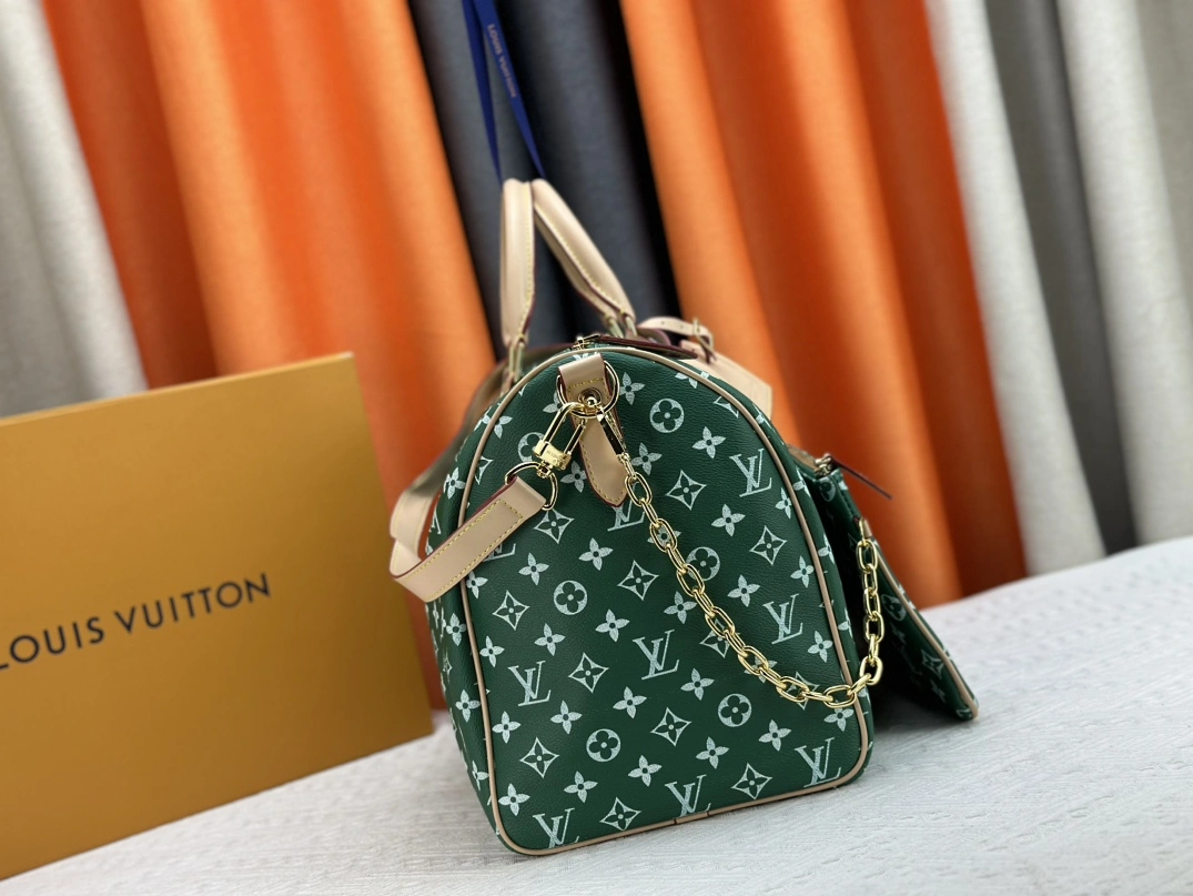 Louis Vuitton Travel Bags Refined 3033 - Image 3