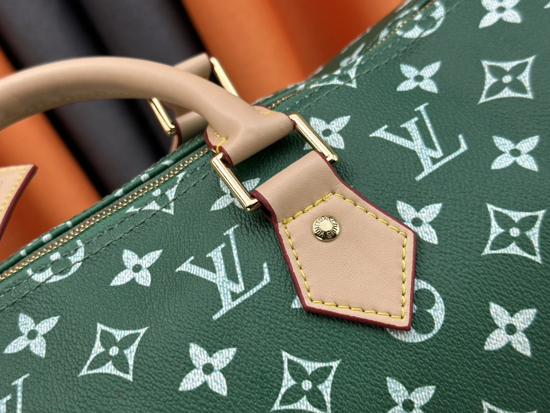 Louis Vuitton Travel Bags Refined 3033 - Image 6