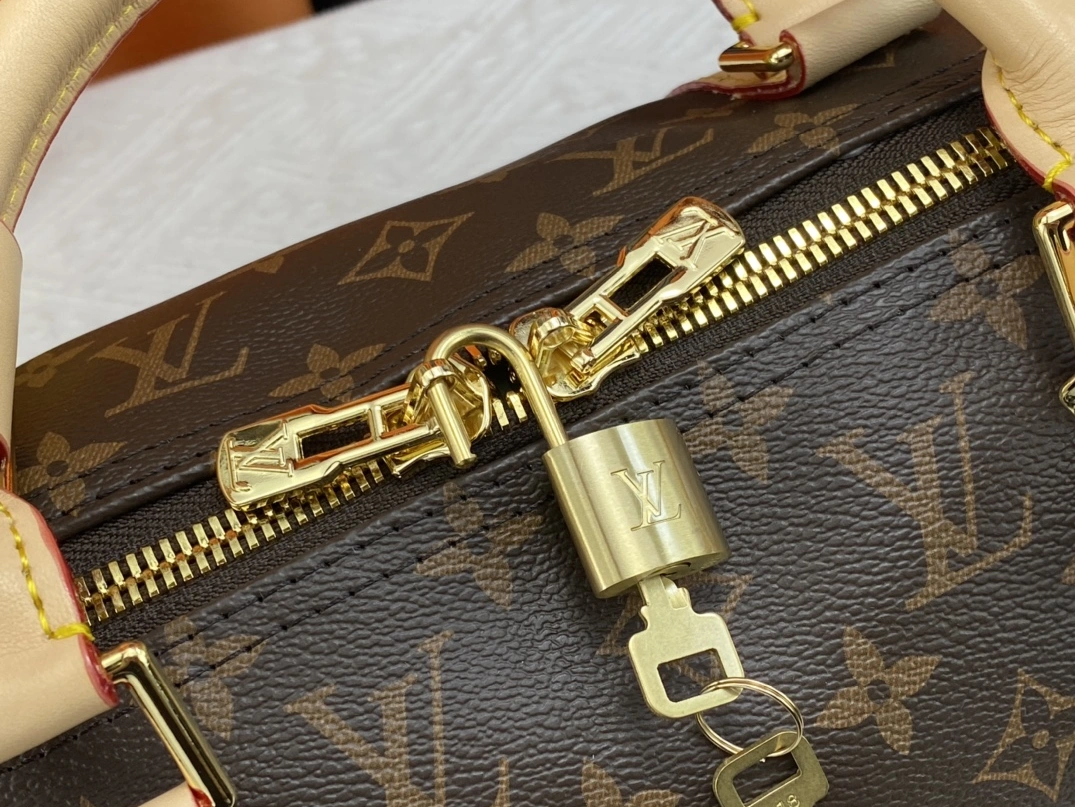 Louis Vuitton Travel Bags Reliable 641 - Image 7