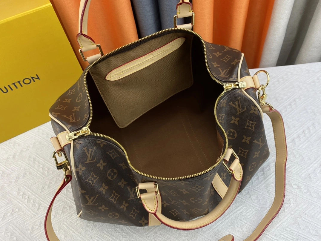 Louis Vuitton Travel Bags Reliable 641 - Image 8