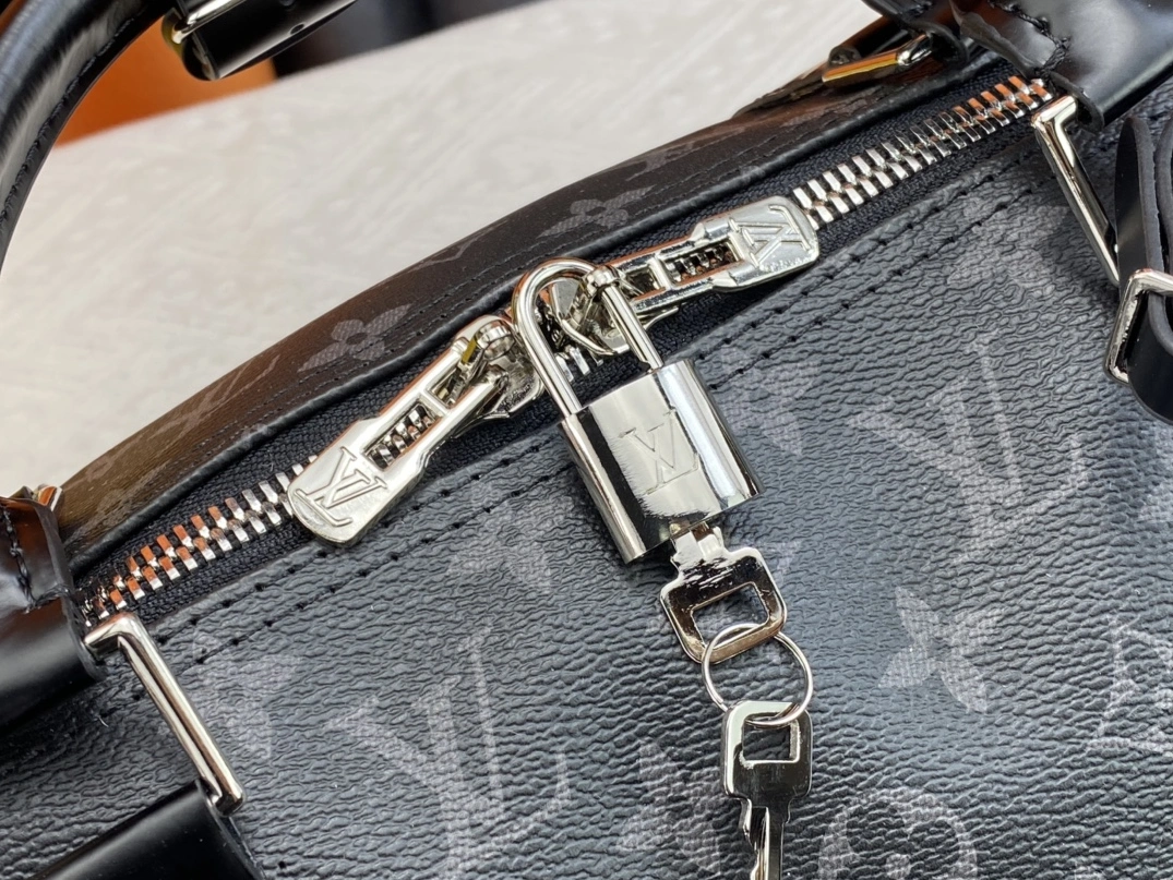 Louis Vuitton Travel Bags Reliable 8955 - Image 7