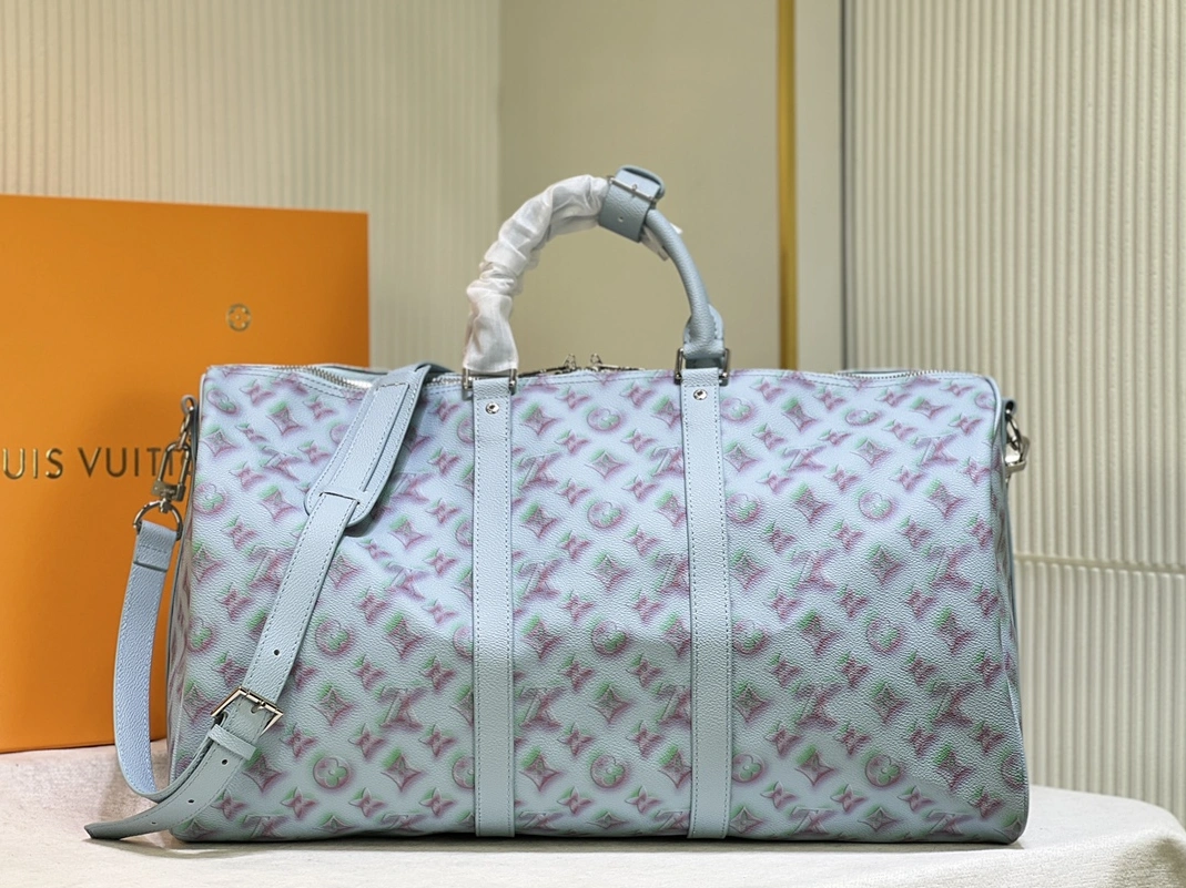 Louis Vuitton Travel Bags Stylish 7542 - Image 6