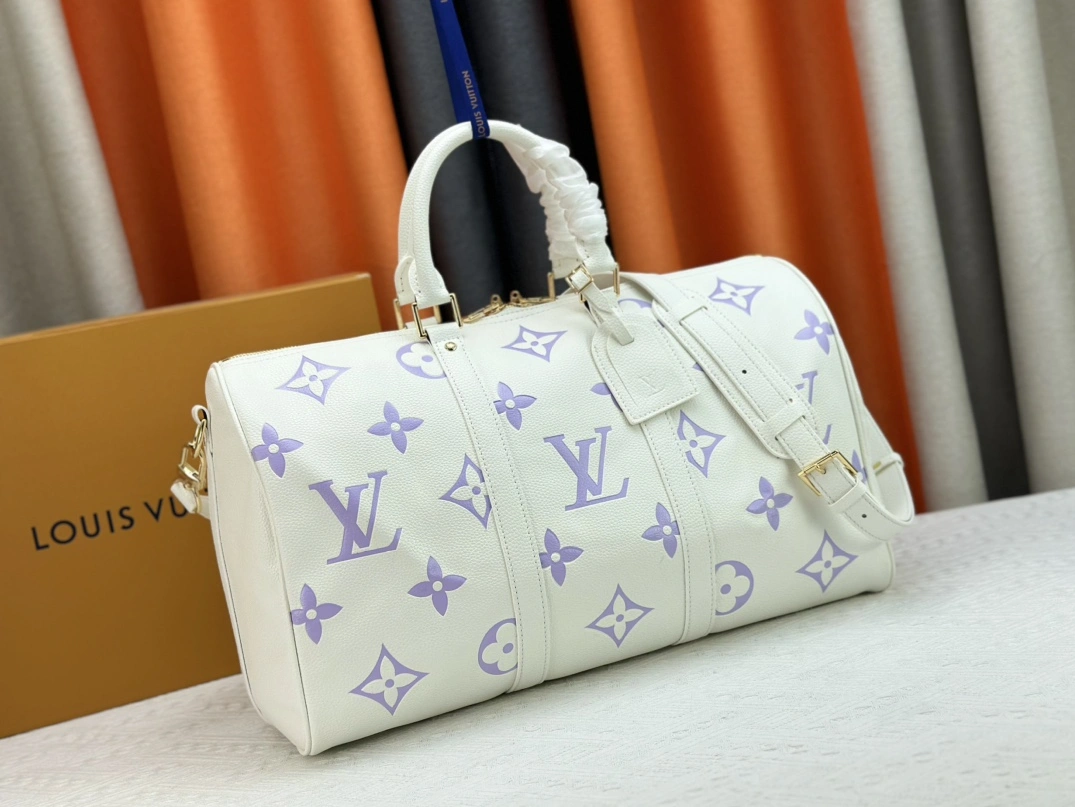 Louis Vuitton Travel Bags Trendsetting 9162