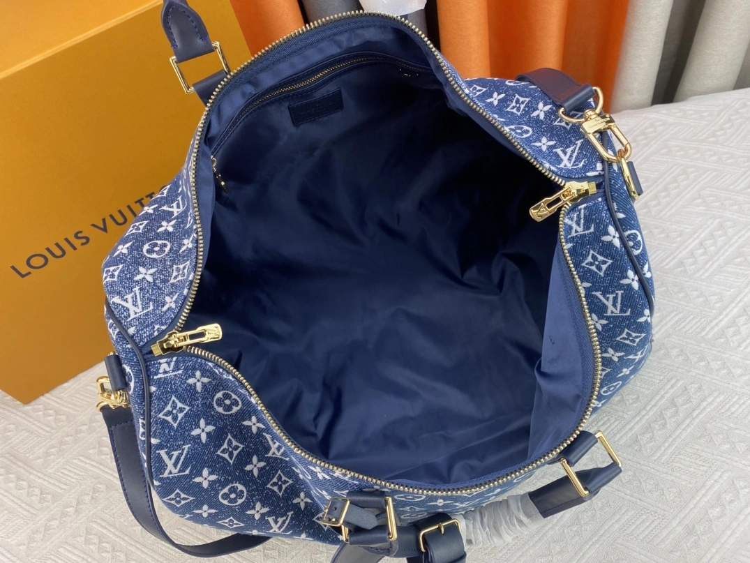 Louis Vuitton Travel Bags WellDesigned 153 - Image 8