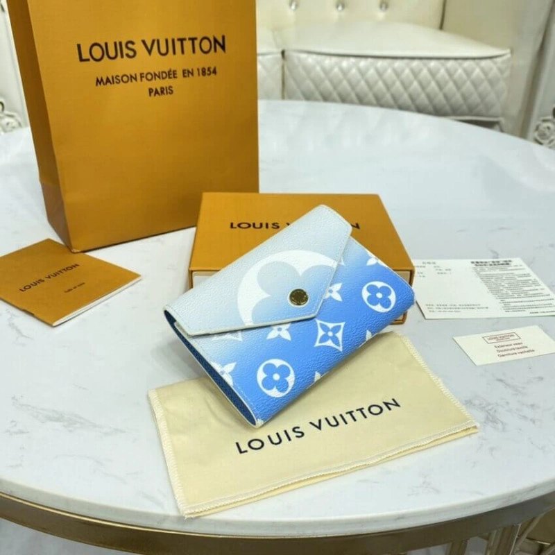 Cowhide l Louis Vuitton Victorine Wallet - Image 4
