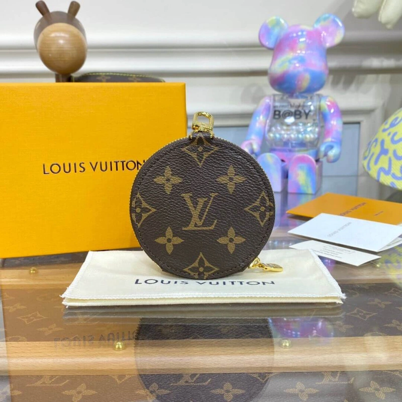 This colle Louis Vuitton Vivienne Holidays Monogram Round Coin Purse Blue - Image 3