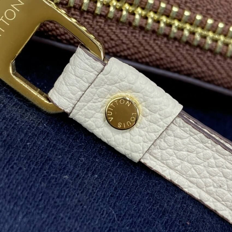 The Zippy Louis Vuitton Zippy Wallet Cream - Image 7
