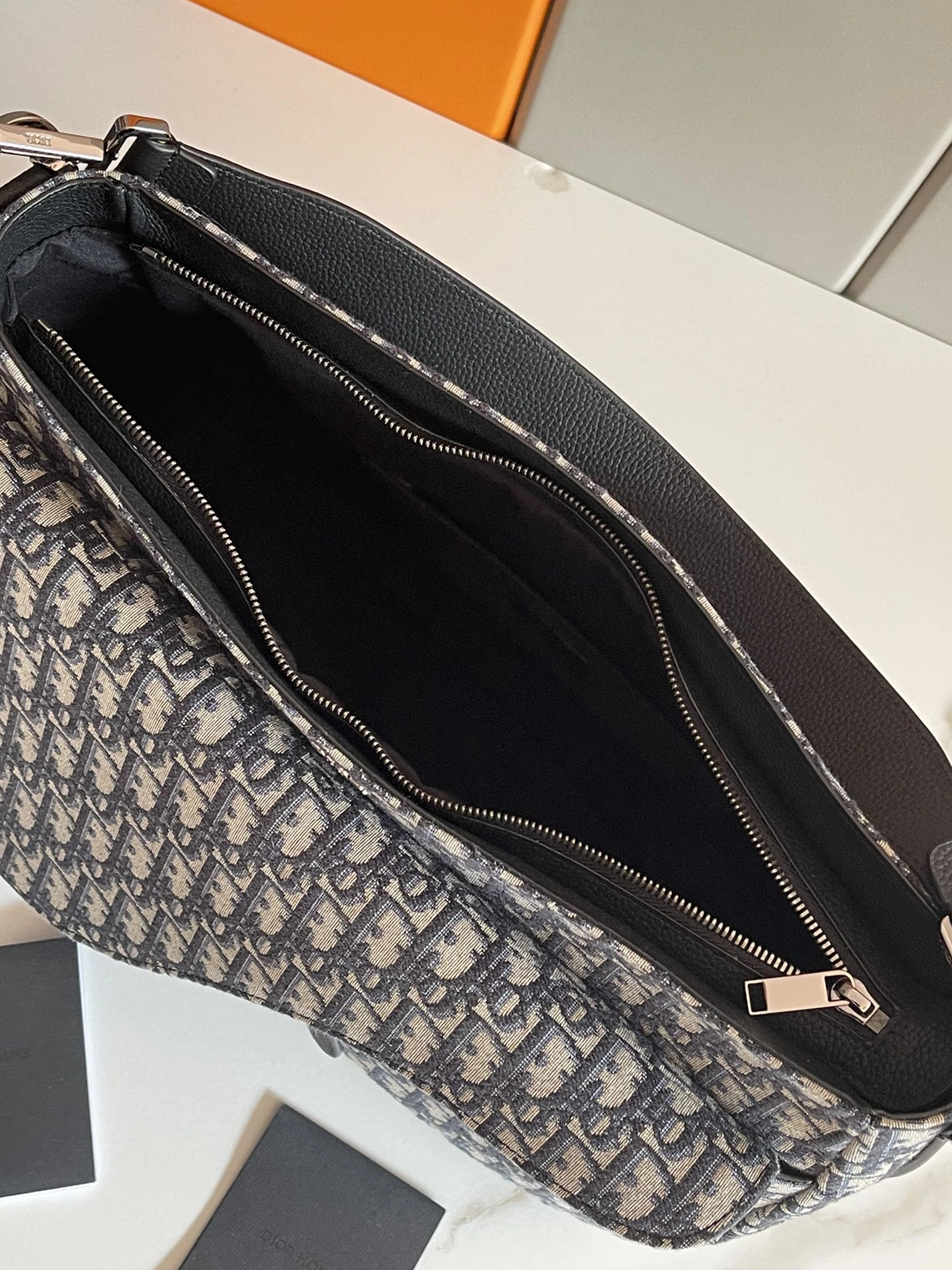 Minimalist 5246 Christian Dior AAA Man Messenger Bags - Image 7