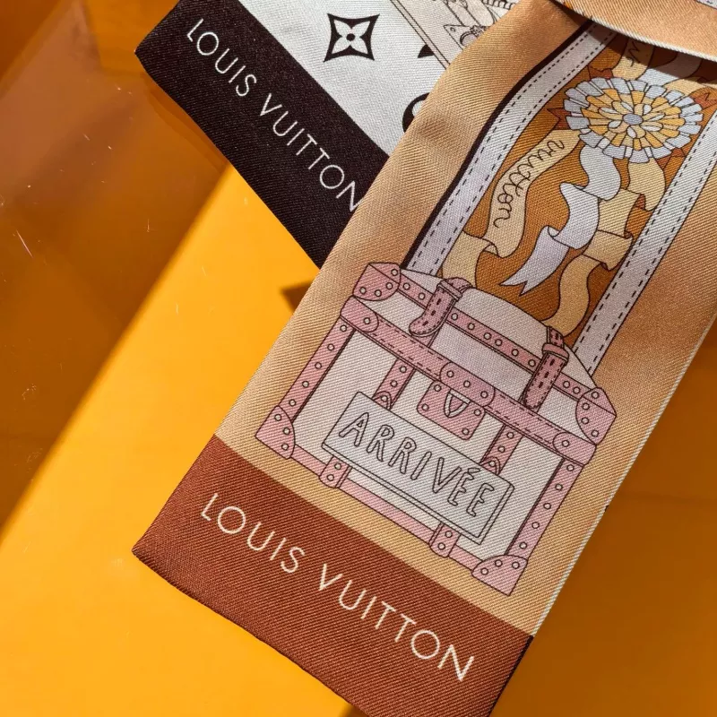 Minimalist 7530 Louis Vuitton Silk Scarf - Image 4