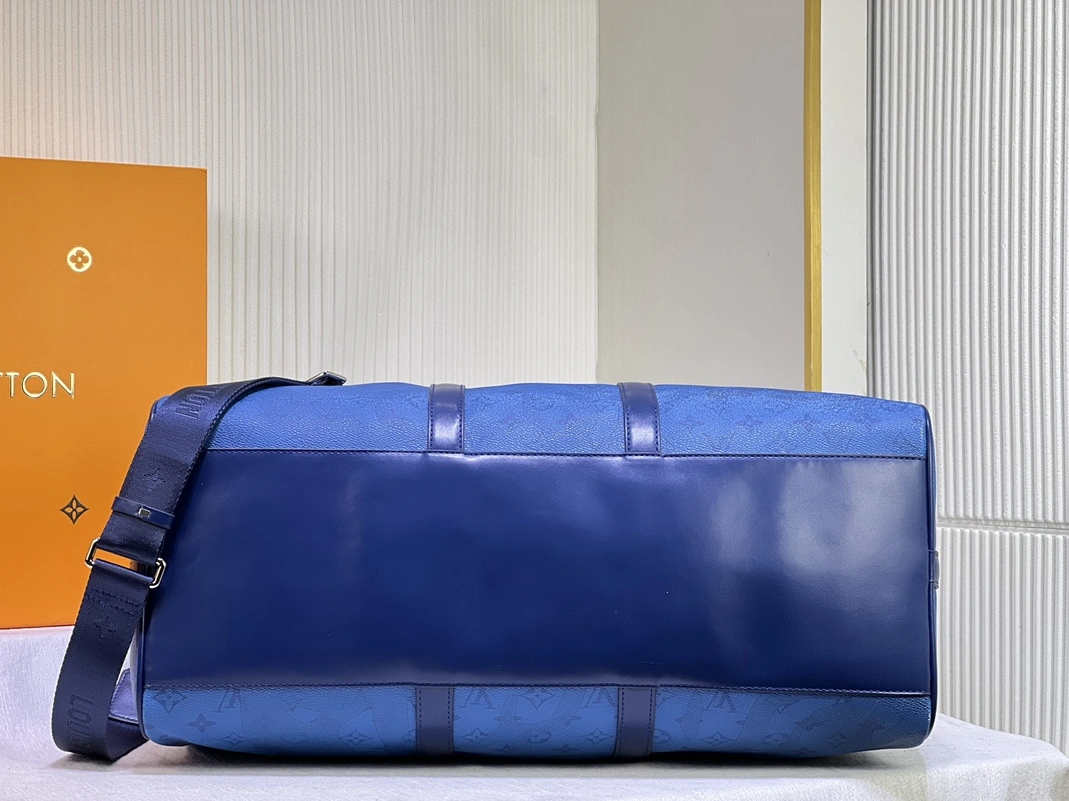 Modern 1198 Louis Vuitton Travel Bags - Image 6