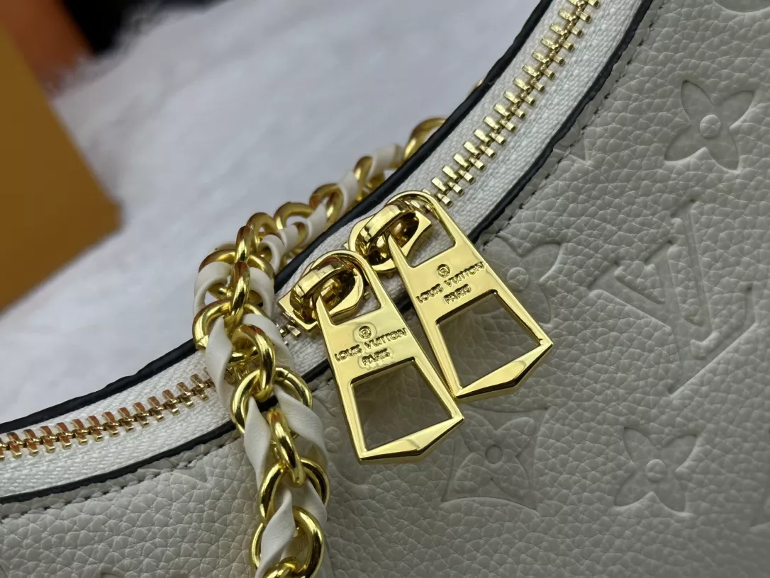 Modern 4067 Louis Vuitton AAA Quality Messenger Bags For Women - Image 7