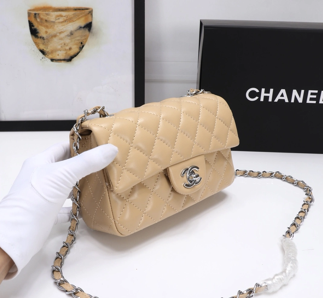 Modern 8408 Chanel AAA Quality Messenger Bags For Women