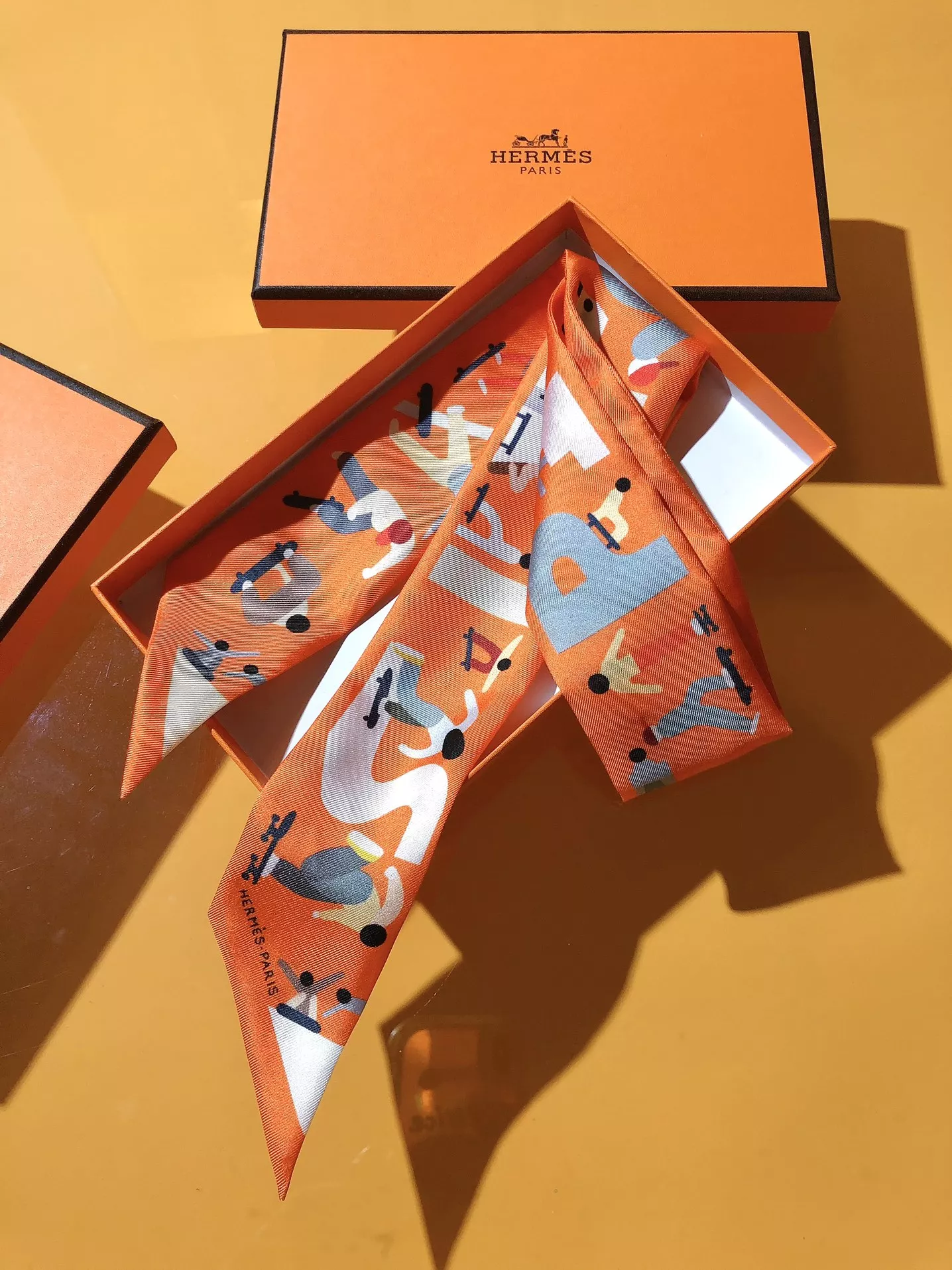 ModernLook 9252 Hermes Silk Scarf