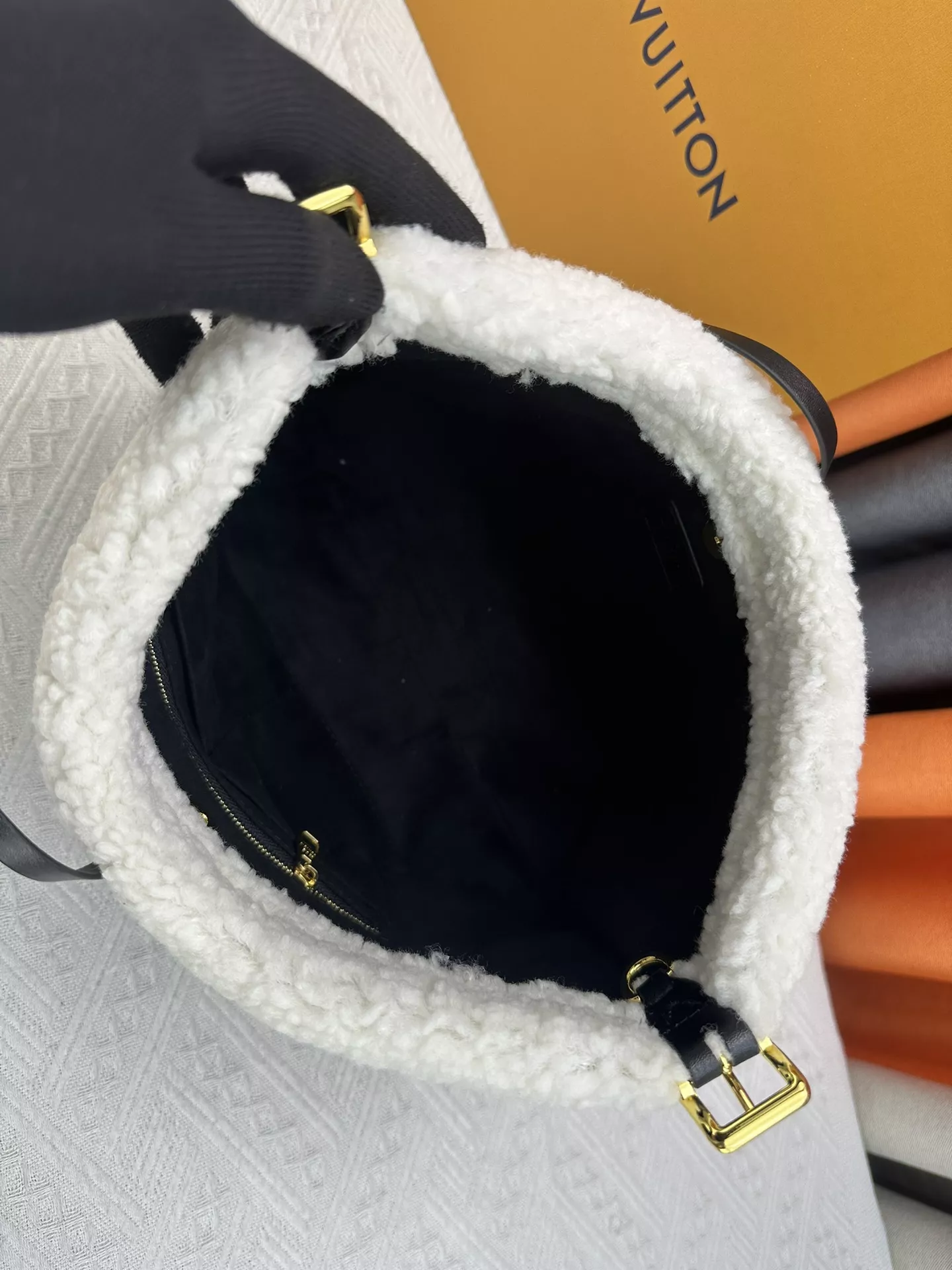 Popular 5200 Louis Vuitton AAA Quality Shoulder Bags For Women - Image 8