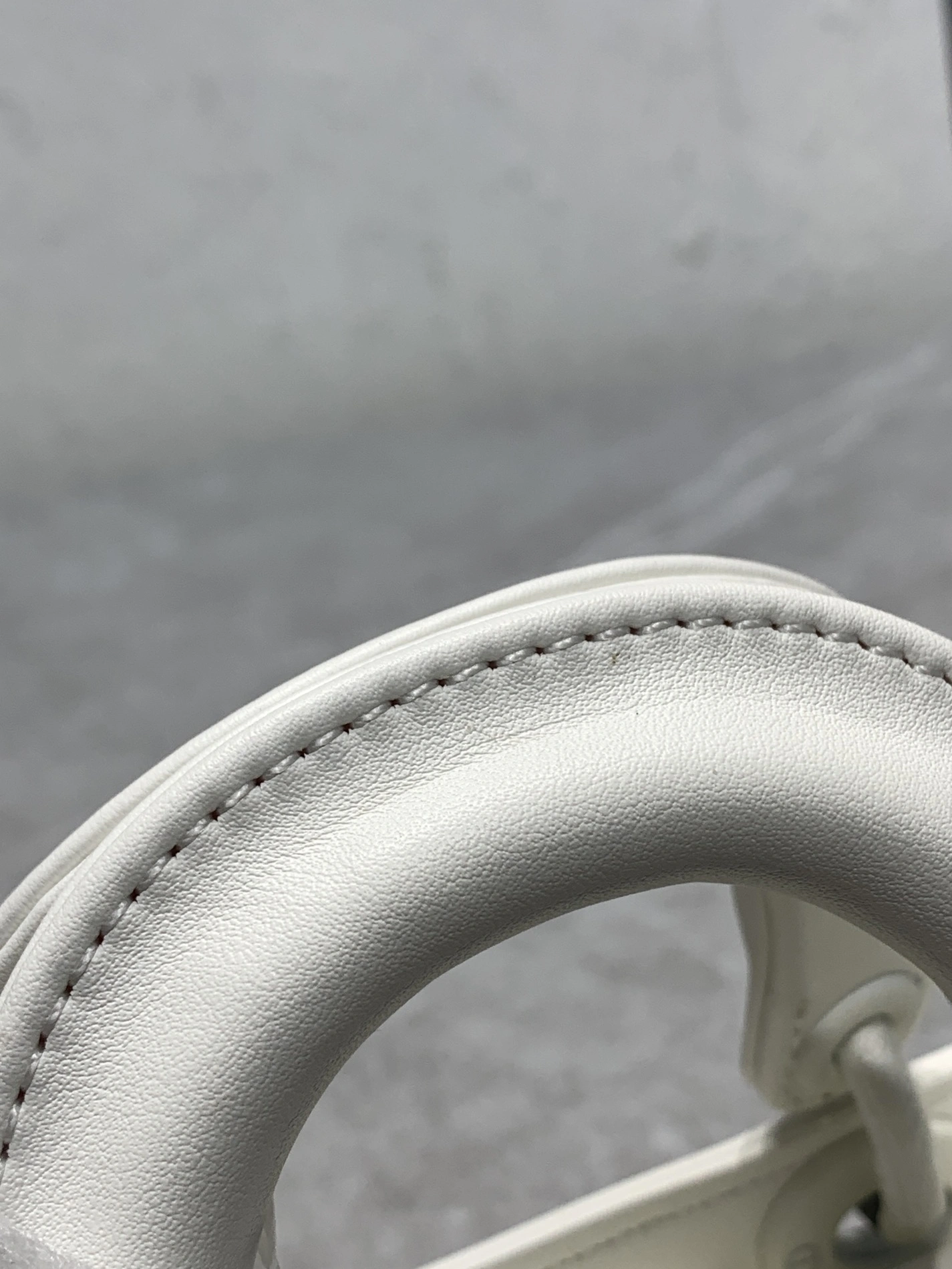 Popular 865 Christian Dior AAA Quality Handbags For Women - Image 5