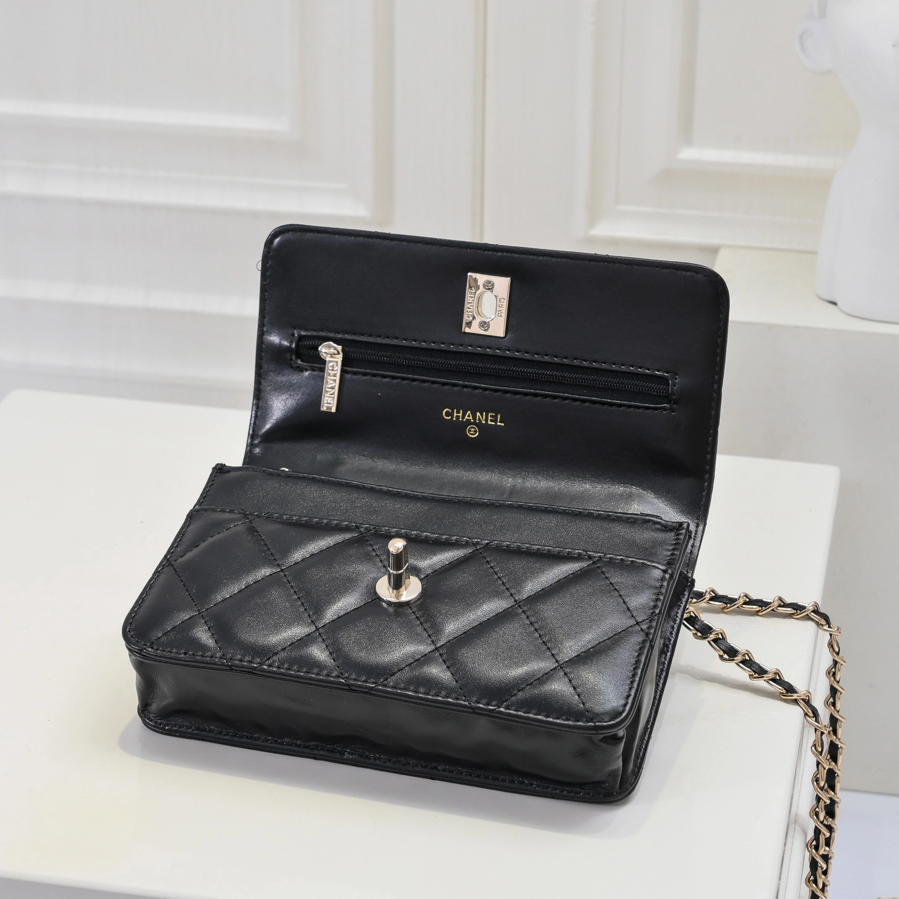 Practical 498 Chanel AAA Quality Messenger Bags - Image 3