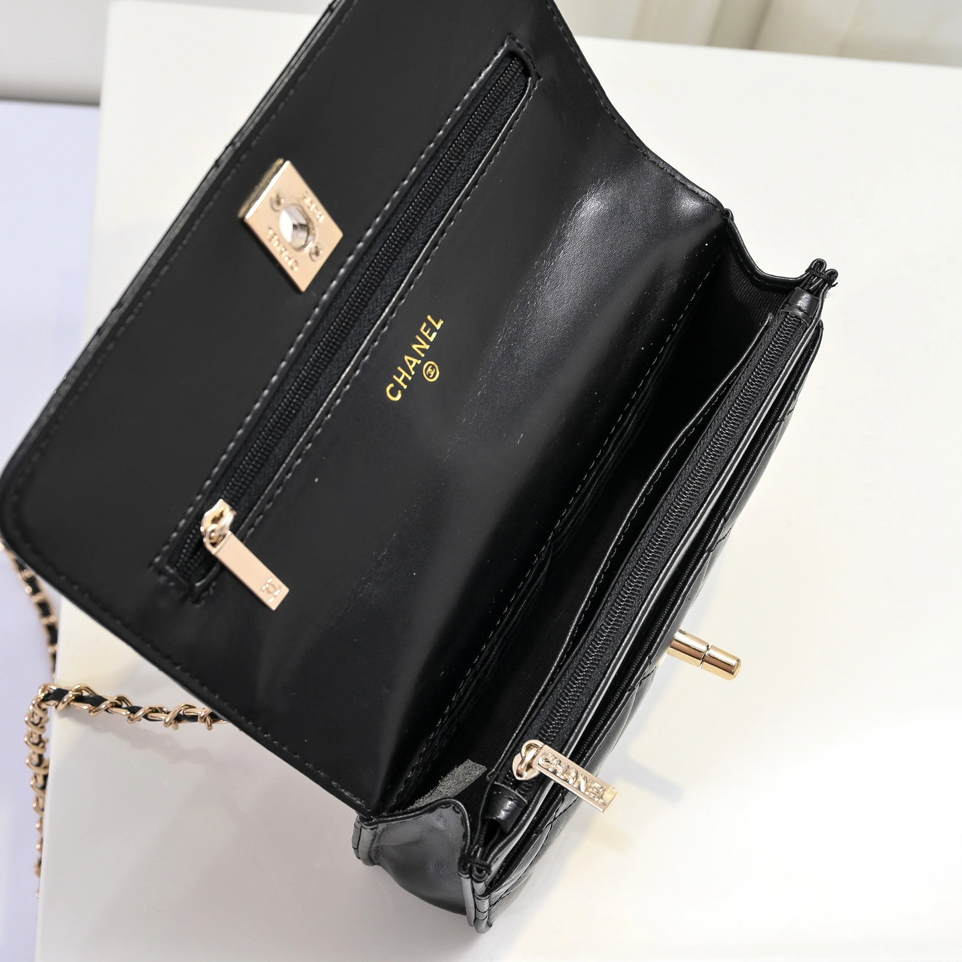 Practical 498 Chanel AAA Quality Messenger Bags - Image 8