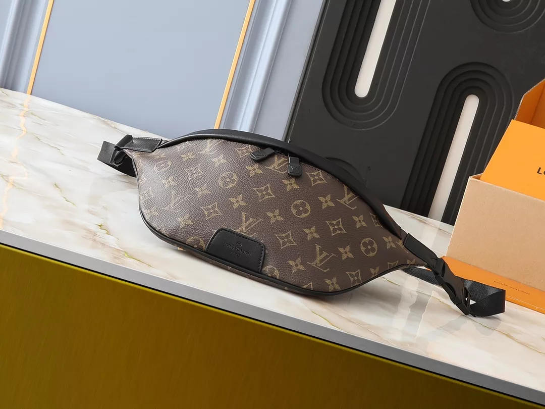 Practical 8304 Louis Vuitton LV AAA Quality Belt Bags For Unisex - Image 4