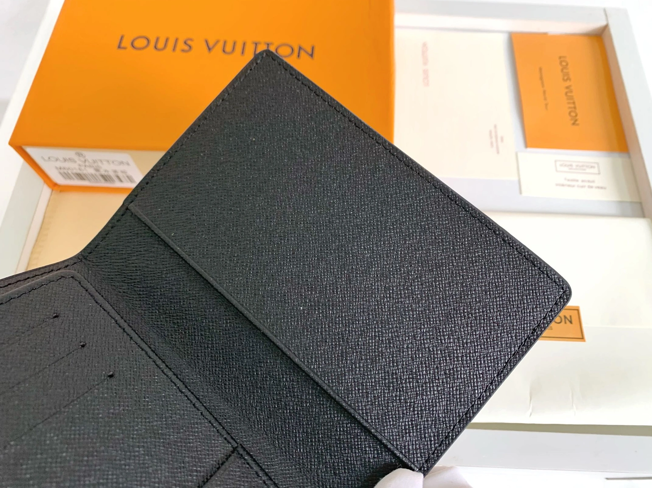 Reliable 5401 Louis Vuitton Card Case For Unisex - Image 4