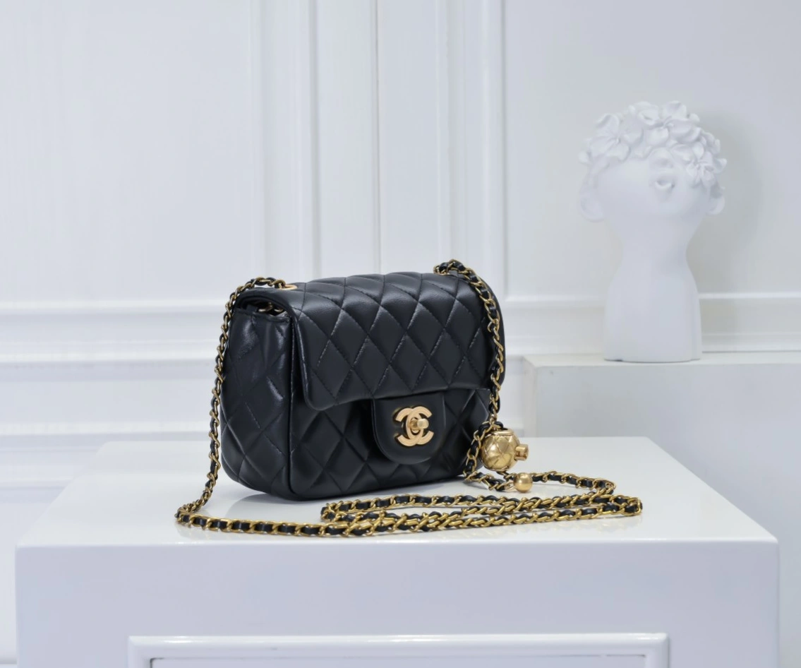 Reliable 8452 Chanel AAA Quality Messenger Bags For Women