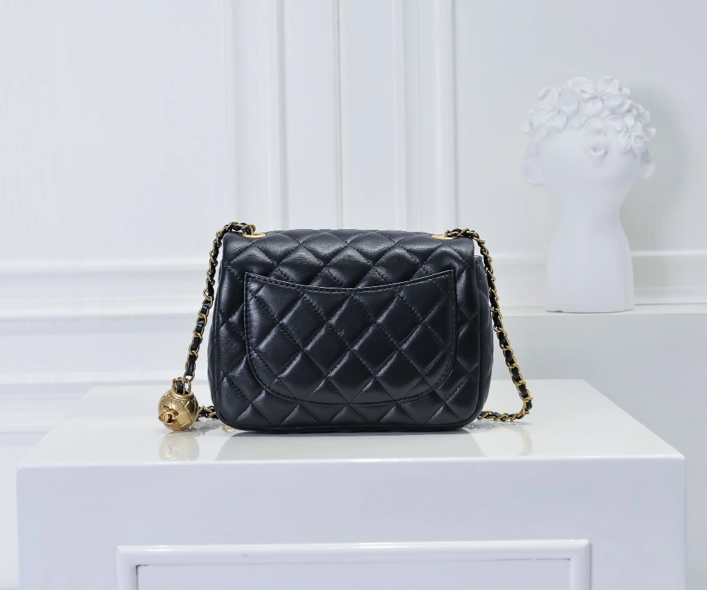 Reliable 8452 Chanel AAA Quality Messenger Bags For Women - Image 3