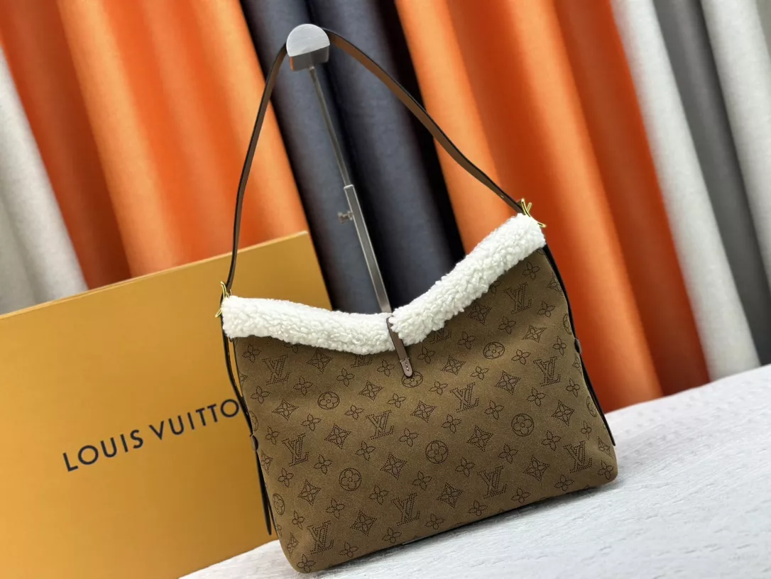 Resilient 4282 Louis Vuitton AAA Quality Shoulder Bags For Women - Image 3